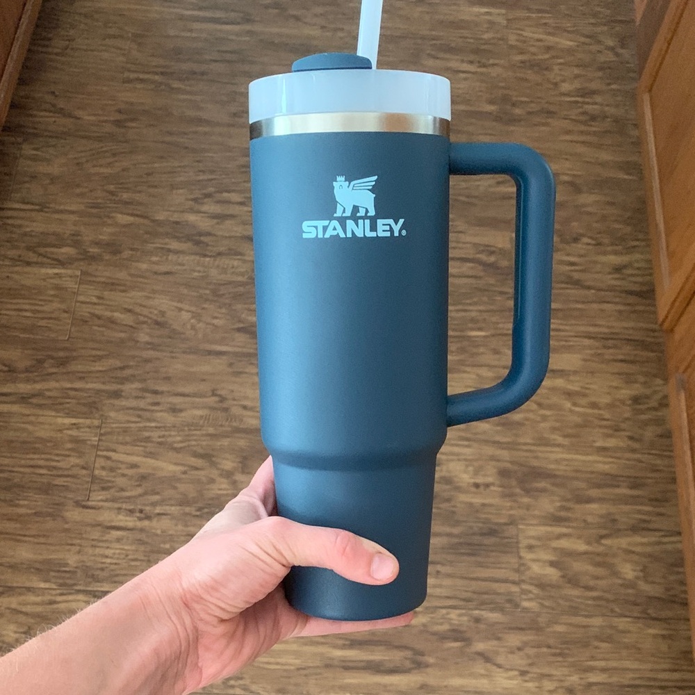 Stanley Navy Travel Mug with Handle